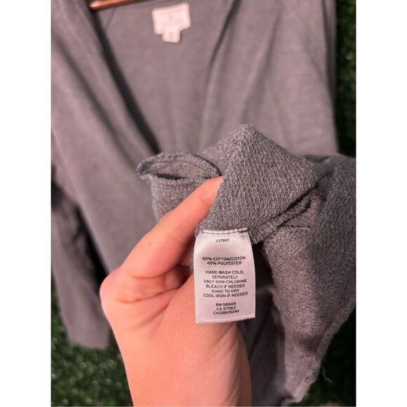 Caslon Gray Center Button Cardigan Sz Medium - Picture 4 of 5